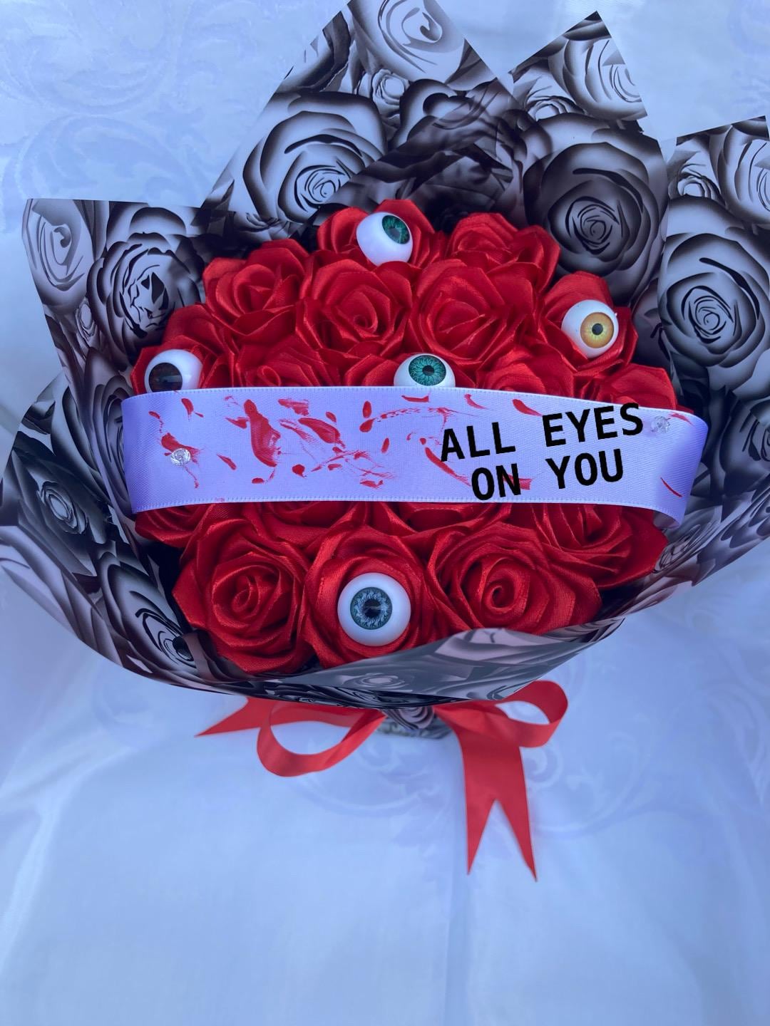 Spooky Roses Creepy Eyes Halloween Ramo Buchon, Spooky Admirers Bouquet, Gory Bloody ...