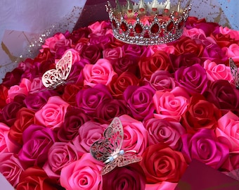 100roses #flowers #crown #flowerwrapping #diy #ramobuchon #flowerbouq, flower bouquet