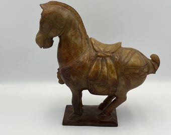 Tang Dynasty Style Horse: Chinese Carved Jade Sculpture (Vintage 20th Century)