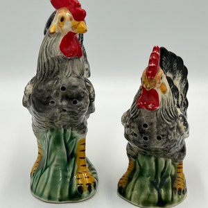 Vintage Salt and Pepper shaker Rooster Hen