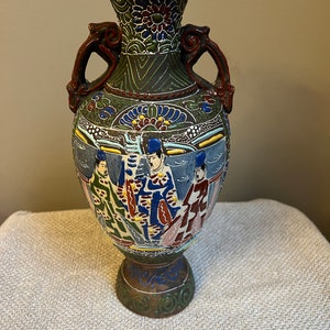 Japanese Satsuma Moriage Vase -  3 Men / Elders
