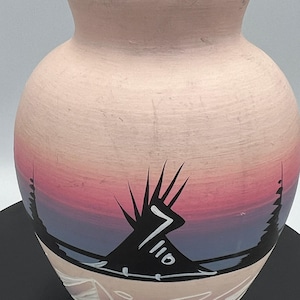 Navajo Keramik Vase, Landschaft mit Tee Pee signiert