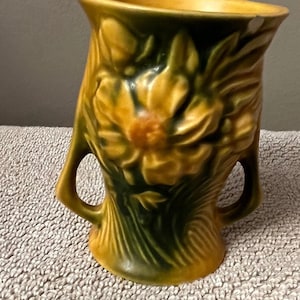 Pionvas med dubbla handtag: Roseville Pottery Floral (1940-tals vintage)