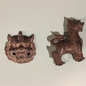 Figura e máscara de latão Foo Dog
