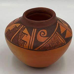 Indiaans aardewerk, handgeschilderd Tewa-Hopi (gesigneerd, klein)