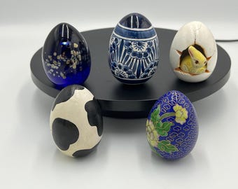 Juego de huevos decorativos originales: 4 estilos pintados a mano para la primavera.