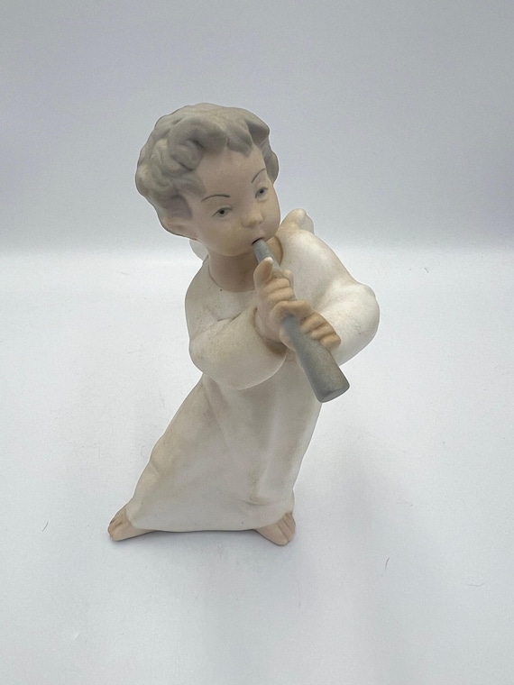 置物 ドイツの伝統ある名窯「フュルステンベルク」 天使の磁器製置物