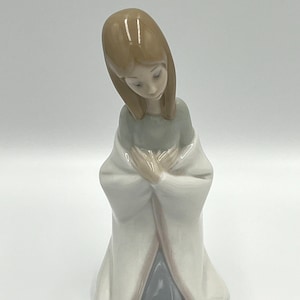 Beautiful Rare Lladro Figurine - 4671 &quot;Virgin Mary&quot; - Lladro children nativity