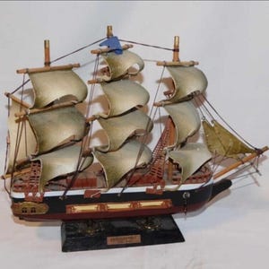 USS Constitution Ship Model: Maritime Decor (Wooden, Black Hull, 1814)