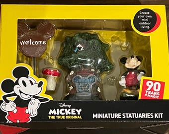 DISNEY Mickey Mouse Statuaries Kit New in Box