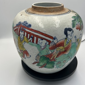 Chinese Chinoiserie Famille Verte on Cream Crackle Ginger Jar No Lid