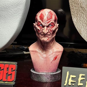 Wes Craven's New Nightmare mini Freddy Krueger bust Horror scary scarewear prop
