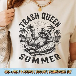 Trash Queen Summer PNG SVG - drôle de raton laveur vintage sublimation rétro benne à ordures Diva graphique sarcastique animal plage citation T-Shirt design