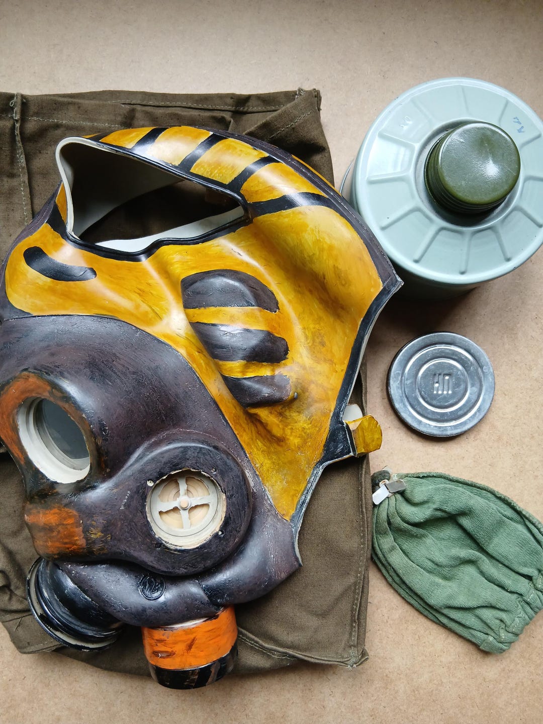 customized-soviet-pmg-nerekhta-gas-mask-set-airsoft-halloween