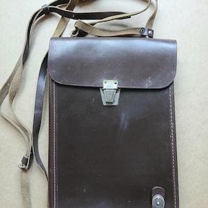 Soviet Russian officer's tablet bag. Vintage leather bag from the USSR. Military surplus, messenger bag.