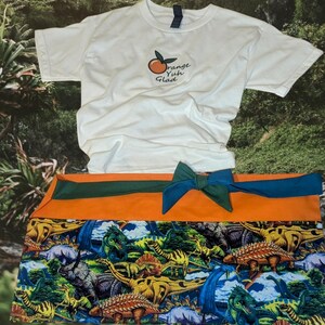 Dinosaur Print Half Apron with Pockets, Multi-Color Design perfect gift or work accessory for waitress, housekeeper, vendor, teacher