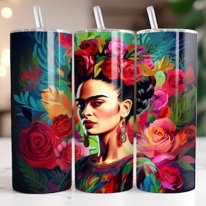 以下が含まれることがあります： カラフルな花のデザインとフリーダ・カーロの肖像画が描かれたステンレス製のタンブラー3個。タンブラーには蓋とストローが付いています。