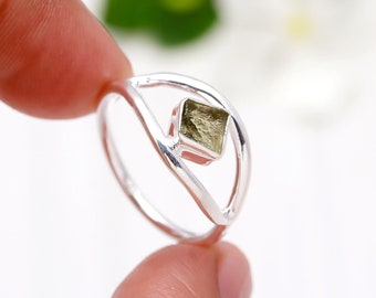 Anillo de plata moldavita natural Moldavita áspera 925 Anillo de plata Anillo de moldavita curativa República Checa Moldavita cruda SJU 236