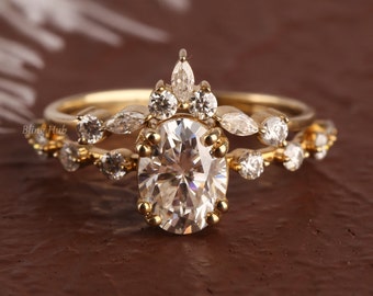 Conjunto nupcial Chevron, conjunto de anillos de compromiso de racimo marquesa, conjunto de anillos de boda Moissanite de corte ovalado, conjunto nupcial de oro de 14K, banda a juego en forma de V