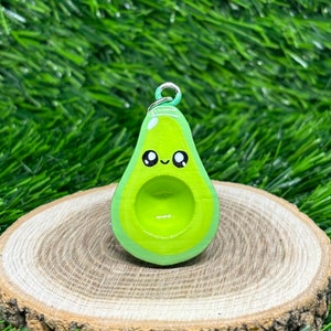 Llavero de aguacate pintado a mano sin piedra, adorable dije para bolso o cartera, gran regalo para los amantes del aguacate tostado, accesorio de moda para bolsos.