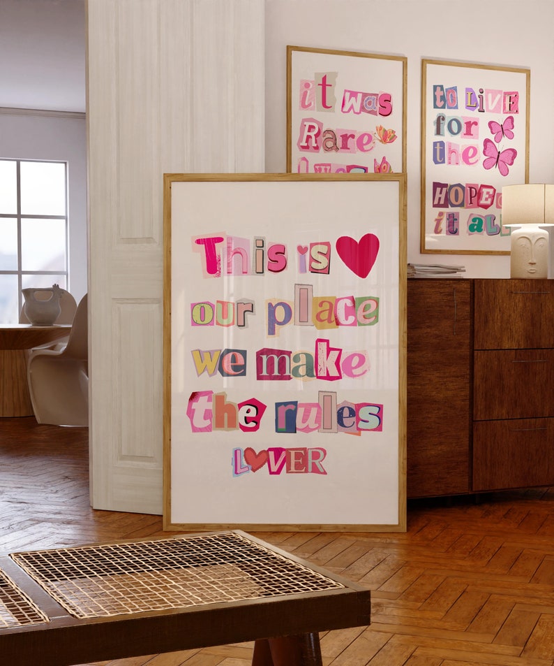 Romantiskt par heminredningstavla, rosa kärlekscitatposter, flickvänlig väggkonst, inredning i lägenhetssovrum, present bild 1