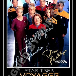Great Quality Star Trek Voyager Cast Signed / Autographed print. Stunning quality print
