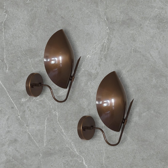 Pair of Antique brass curved shade brass modern style wall lamp - Italian wall sconce - Mid century wall sconce - Sputnik light