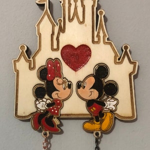 Porte-clés muraux uniques et peints à la main vos personnages de dessins animés préférés prennent vie Minnie & Topolino