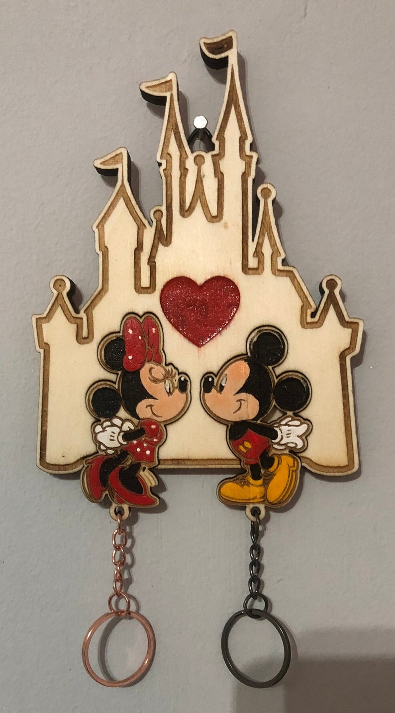 Porte-clés muraux uniques et peints à la main vos personnages de dessins animés préférés prennent vie Minnie & Topolino