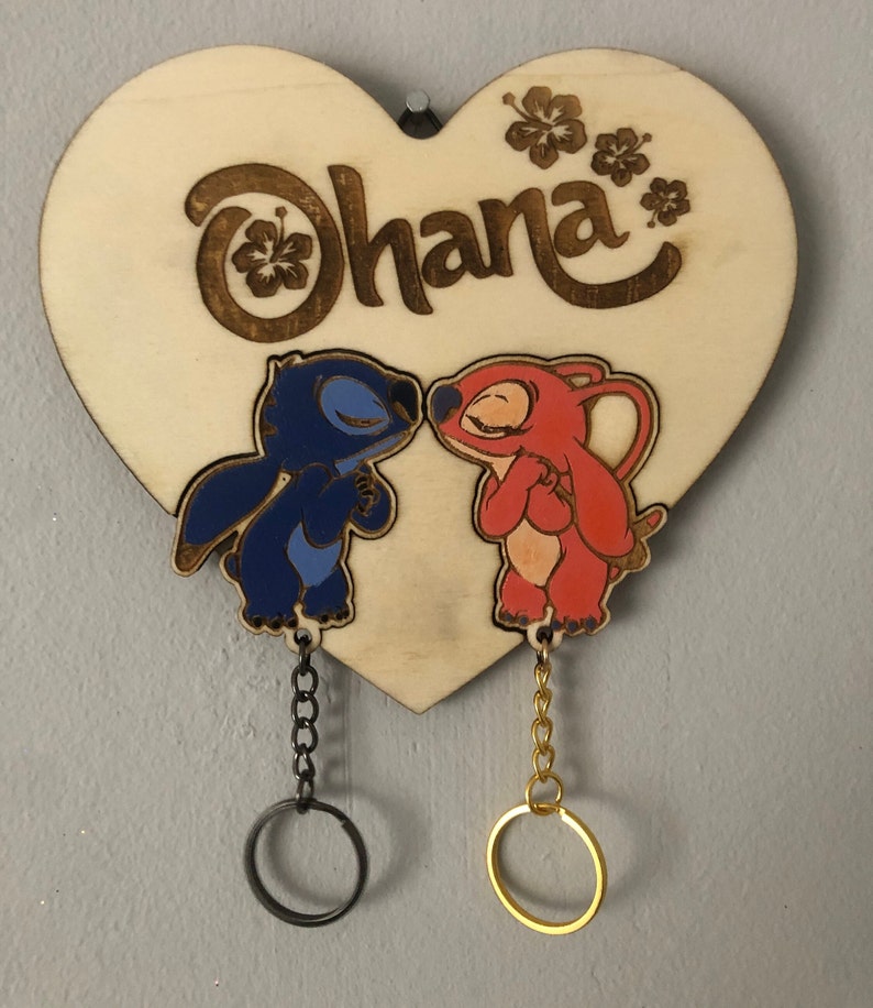 Porte-clés muraux uniques et peints à la main vos personnages de dessins animés préférés prennent vie Stitch & Angel