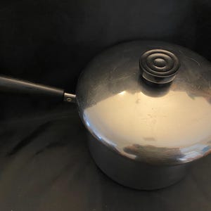 VTG Revere Ware 1801 2-Quart Copper Bottom Pot with Lid