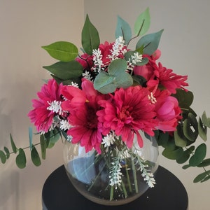 Arreglo floral monocromático, elegante, alegre y llamativo. image 3