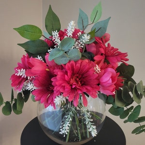 Arreglo floral monocromático, elegante, alegre y llamativo. image 1