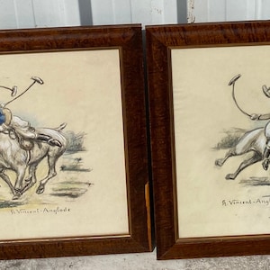 Henri Vincent Anglade 1876-1956 Giocatori di polo, 1930 Bellissima coppia di pastelli con lumeggiature a guazzo su carta, sul tema del polo