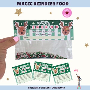 Op de afbeelding: Een doorzichtige plastic zak gevuld met kleurrijke hagelslag, met het label "Magic Reindeer Food". De zak heeft een groen-witte gestreepte header met een rendierafbeelding en de tekst "Sprinkle outside on Christmas Eve!" Extra kaarten met hetzelfde ontwerp zijn ook zichtbaar.