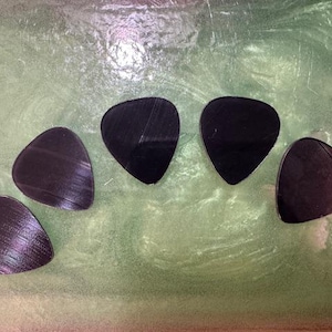 5 Recycled Vinyl Record Guitar Picks Teardrop Style