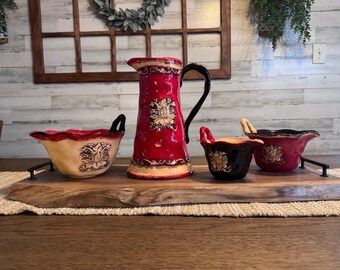 Jarra y juego de 3 cuencos para mezclar con pico vertedor y asa, de estilo vintage Bella Casa by Ganz.