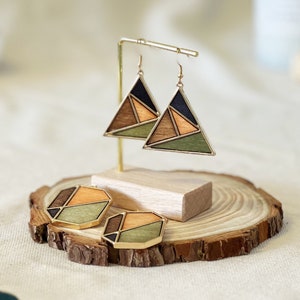 Geometric wooden earrings natural, geometric earrings, natural jewelry, wooden jewelry, earrings, geometric hanging earrings, wooden earrings