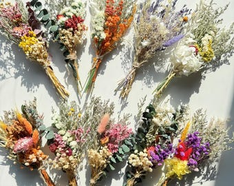 Mini ramo de flores secas: arreglo bohemio en jarrón, decoración rústica para bodas