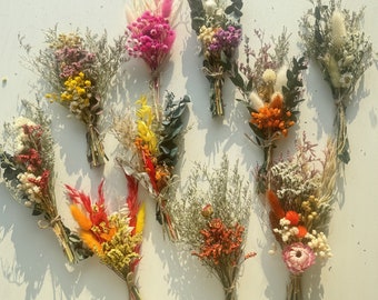 Mini ramo de flores secas estilo bohemio: decoración de mesa e invitaciones