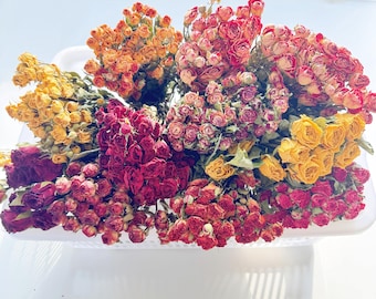 Ramo de rosas secas estilo bohemio: arte floral rústico para bodas, decoración del hogar y de paredes.