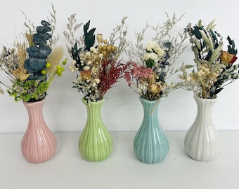 Mini ramo de flores secas: decoración bohemia natural con jarrón