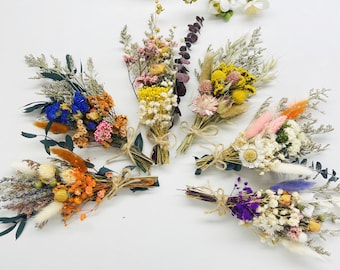 Mini Dried Flower Bouquet: Neutral Boho Wall Decor (6-8 Inches)
