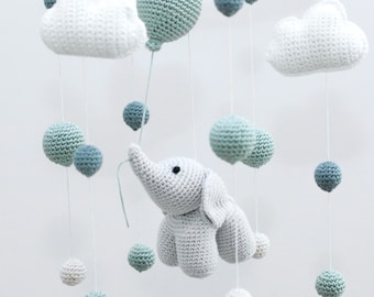 Giostrina per bambini all'uncinetto con elefante per la cameretta dei bambini, decorazione fatta a mano per la cameretta dei bambini