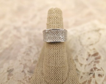 Anello in oro bianco 14 carati e diamanti
