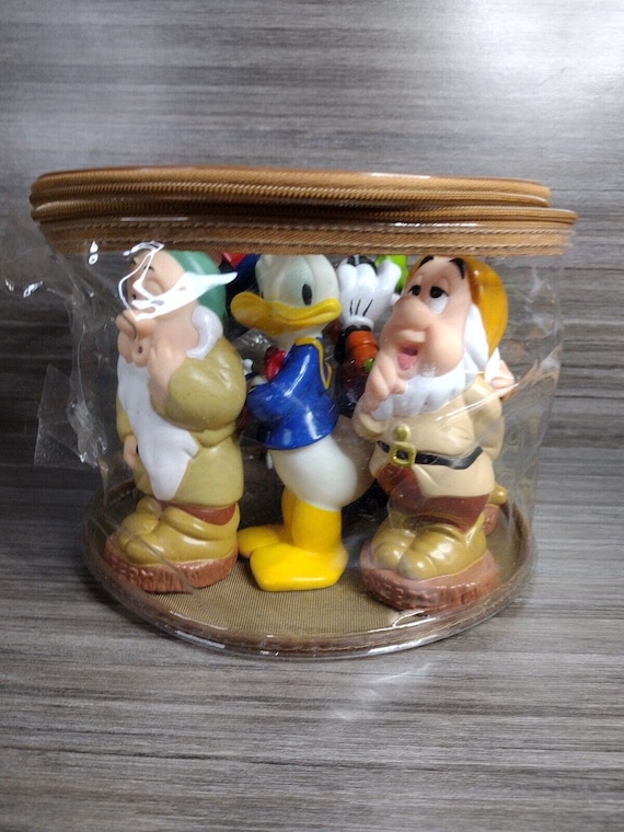 Disney Park Mickey and Snow White's Seven Dwarfs Pool Bath