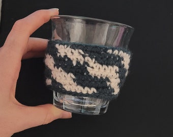 Wavy cup cozie (regular latte size)