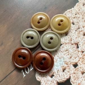 100 Pcs 15mm 18mm 20mm Yellow Grey Dark Brown Corozo buttons for Shirt Skirt Suit Coat Suit Dress Sweater Uniform Vest Button