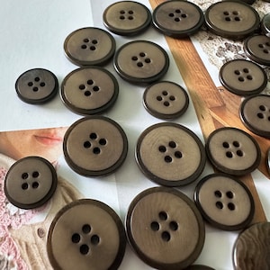 100 Pcs 15/20/25mm Chocolate Corozo Buttons for Shirt Skirt Suit Coat Suit Dress Sweater Uniform Vest Button, 4-hole Buttons