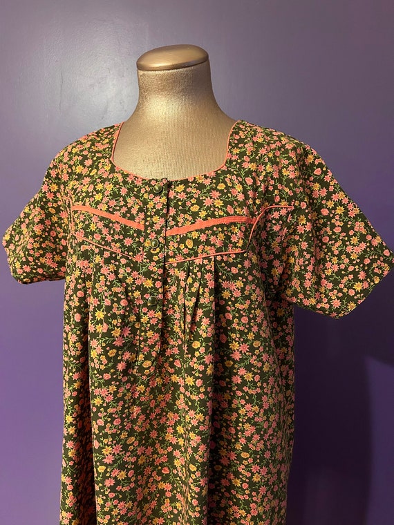 Vintage 70s Mrs. Roper Floral Patterned House Dre… - image 2